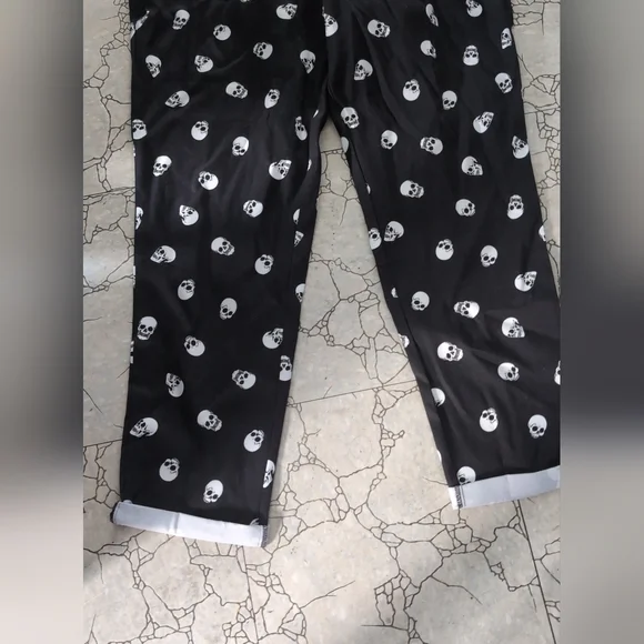 🍁Hot Topic Chain Skull Print Trouser - Picture 2 of 5